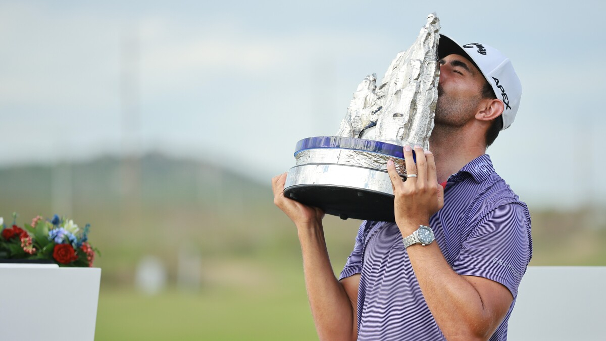 World Wide Technology Championship Winner Erik van Rooyen with trophy made by Malcolm DeMille